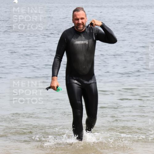 15.06.2025 - 27. Vierlanden-Triathlon Lena Gebhardt http://msf.ph/oto/8031426 15.06.2025 11:10:38 Schwimmen 770, 772, 953 meine-sportfotos.de