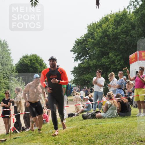 15.06.2025 - 27. Vierlanden-Triathlon KatJ http://msf.ph/oto/8031460 15.06.2025 11:09:55 Schwimmen 745, 784, 786 meine-sportfotos.de