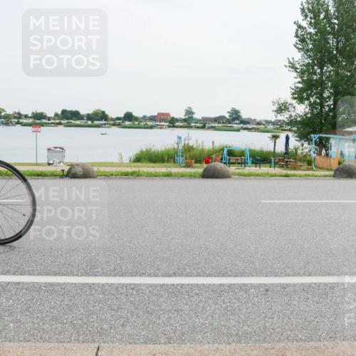 15.06.2025 - 27. Vierlanden-Triathlon H.Heesch http://msf.ph/oto/8031467 15.06.2025 10:36:10 Radfahren 338, 348 meine-sportfotos.de