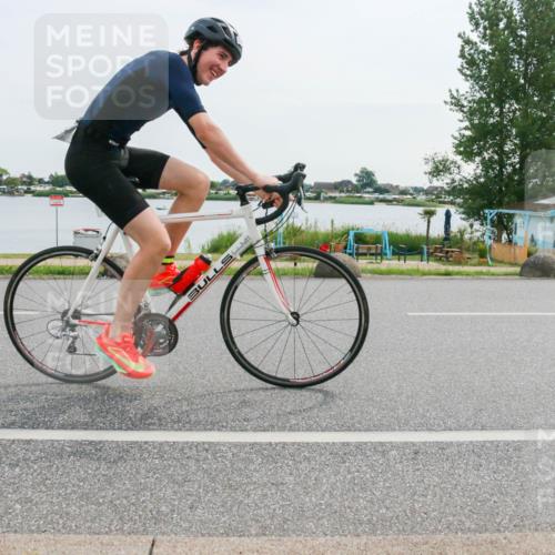 15.06.2025 - 27. Vierlanden-Triathlon H.Heesch http://msf.ph/oto/8031473 15.06.2025 10:36:10 Radfahren 338, 348 meine-sportfotos.de