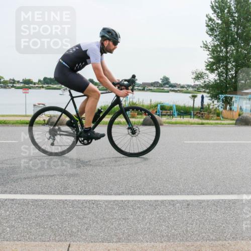 15.06.2025 - 27. Vierlanden-Triathlon H.Heesch http://msf.ph/oto/8031484 15.06.2025 10:36:19 Radfahren 254, 285, 312, 331 meine-sportfotos.de