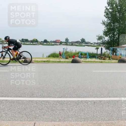 21.06.2025 - 27. Vierlanden-Triathlon H.Heesch http://msf.ph/oto/8031487 15.06.2025 11:33:17 Radfahren 914, 950 meine-sportfotos.de