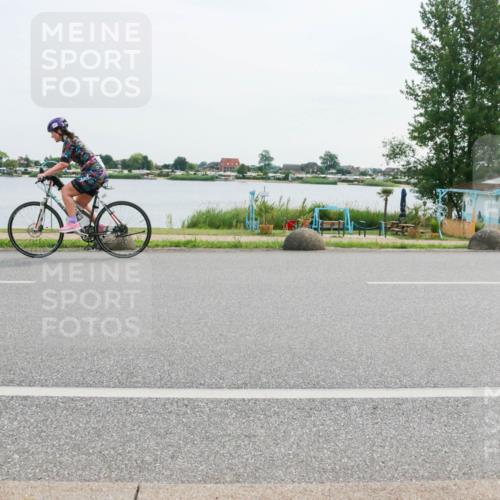 15.06.2025 - 27. Vierlanden-Triathlon H.Heesch http://msf.ph/oto/8031514 15.06.2025 10:36:25 Radfahren 254, 285, 531 meine-sportfotos.de