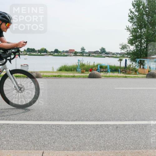 15.06.2025 - 27. Vierlanden-Triathlon H.Heesch http://msf.ph/oto/8031528 15.06.2025 10:36:38 Radfahren 102, 147 meine-sportfotos.de