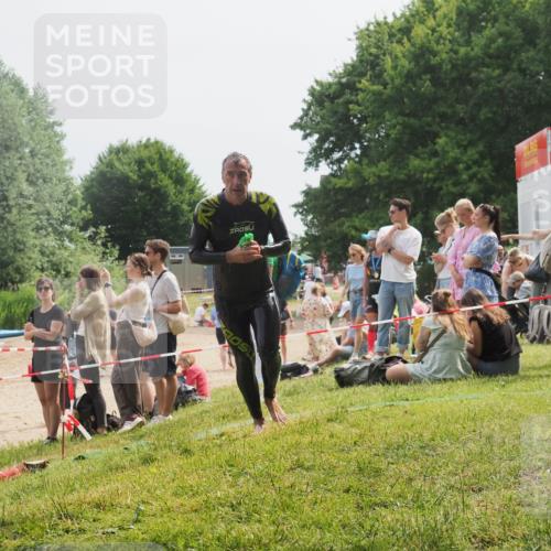 15.06.2025 - 27. Vierlanden-Triathlon KatJ http://msf.ph/oto/8031543 15.06.2025 11:09:59 Schwimmen 745, 784, 786 meine-sportfotos.de