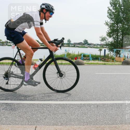 15.06.2025 - 27. Vierlanden-Triathlon H.Heesch http://msf.ph/oto/8031545 15.06.2025 10:36:43 Radfahren 102, 276, 283 meine-sportfotos.de