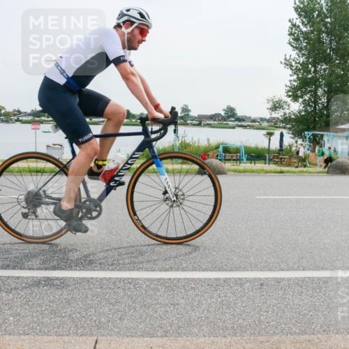 15.06.2025 - 27. Vierlanden-Triathlon H.Heesch http://msf.ph/oto/8031550 15.06.2025 10:36:46 Radfahren 276, 283 meine-sportfotos.de