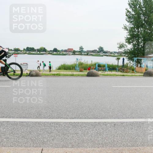 15.06.2025 - 27. Vierlanden-Triathlon H.Heesch http://msf.ph/oto/8031554 15.06.2025 10:36:58 Radfahren 11, 397 meine-sportfotos.de