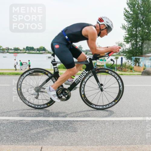 15.06.2025 - 27. Vierlanden-Triathlon H.Heesch http://msf.ph/oto/8031565 15.06.2025 10:37:01 Radfahren 11, 397 meine-sportfotos.de