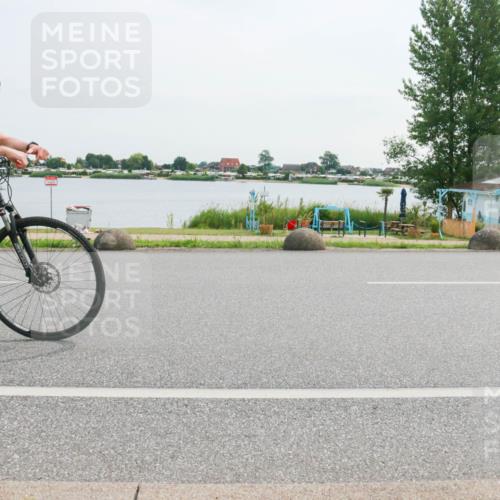 15.06.2025 - 27. Vierlanden-Triathlon H.Heesch http://msf.ph/oto/8031568 15.06.2025 10:37:06 Radfahren 306 meine-sportfotos.de