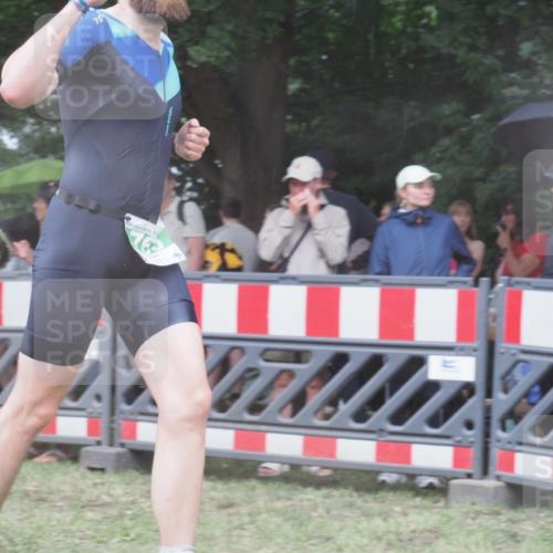21.06.2025 - 27. Vierlanden-Triathlon KatJ http://msf.ph/oto/8031614 15.06.2025 13:41:01 Ziel 637, 763, 925, 961 meine-sportfotos.de