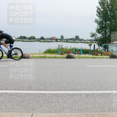 21.06.2025 - 27. Vierlanden-Triathlon H.Heesch http://msf.ph/oto/8031632 15.06.2025 11:33:48 Radfahren 238, 661, 692 meine-sportfotos.de