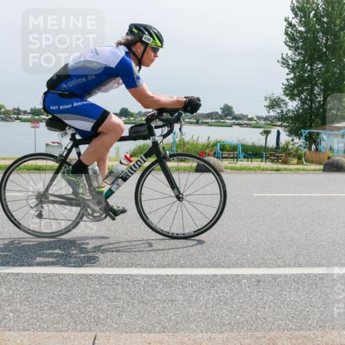 21.06.2025 - 27. Vierlanden-Triathlon H.Heesch http://msf.ph/oto/8031664 15.06.2025 11:33:49 Radfahren 238, 661, 692 meine-sportfotos.de