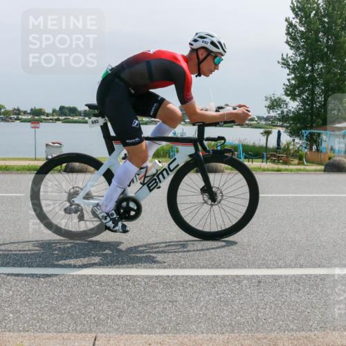 21.06.2025 - 27. Vierlanden-Triathlon H.Heesch http://msf.ph/oto/8031673 15.06.2025 11:33:52 Radfahren 238, 661, 692 meine-sportfotos.de