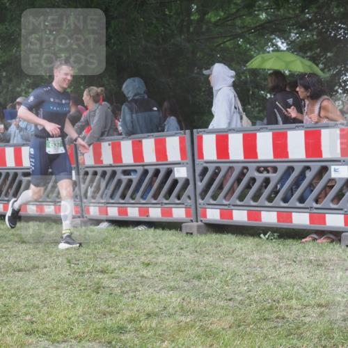 21.06.2025 - 27. Vierlanden-Triathlon KatJ http://msf.ph/oto/8031678 15.06.2025 13:41:08 Ziel 167, 637, 925, 961 meine-sportfotos.de