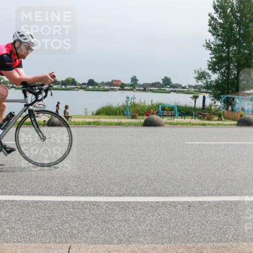21.06.2025 - 27. Vierlanden-Triathlon H.Heesch http://msf.ph/oto/8031681 15.06.2025 11:33:57 Radfahren 241 meine-sportfotos.de