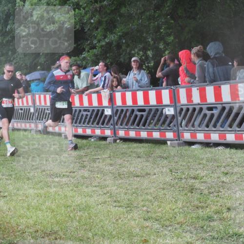 21.06.2025 - 27. Vierlanden-Triathlon KatJ http://msf.ph/oto/8031697 15.06.2025 13:41:10 Ziel 133, 167, 637, 961 meine-sportfotos.de