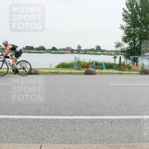 15.06.2025 - 27. Vierlanden-Triathlon H.Heesch http://msf.ph/oto/8031714 15.06.2025 10:37:36 Radfahren 248 meine-sportfotos.de
