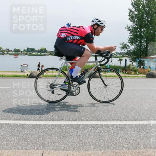 21.06.2025 - 27. Vierlanden-Triathlon H.Heesch http://msf.ph/oto/8031733 15.06.2025 11:33:57 Radfahren 241 meine-sportfotos.de