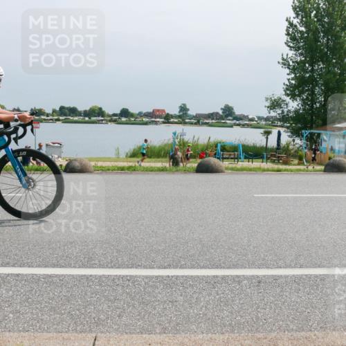 21.06.2025 - 27. Vierlanden-Triathlon H.Heesch http://msf.ph/oto/8031738 15.06.2025 11:34:02 Radfahren 221 meine-sportfotos.de