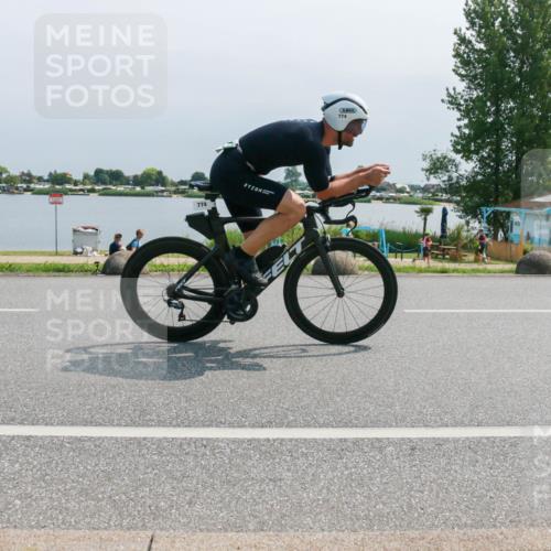 21.06.2025 - 27. Vierlanden-Triathlon H.Heesch http://msf.ph/oto/8031750 15.06.2025 11:34:04 Radfahren 221 meine-sportfotos.de