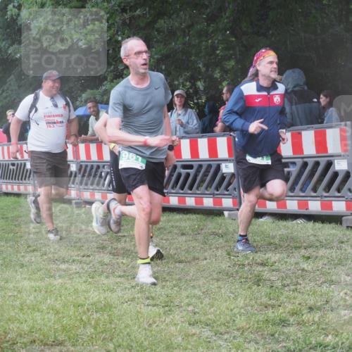 21.06.2025 - 27. Vierlanden-Triathlon KatJ http://msf.ph/oto/8031751 15.06.2025 13:41:11 Ziel 133, 167, 637, 961 meine-sportfotos.de