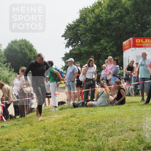 15.06.2025 - 27. Vierlanden-Triathlon KatJ http://msf.ph/oto/8031752 15.06.2025 11:10:47 Schwimmen 770, 832, 953 meine-sportfotos.de