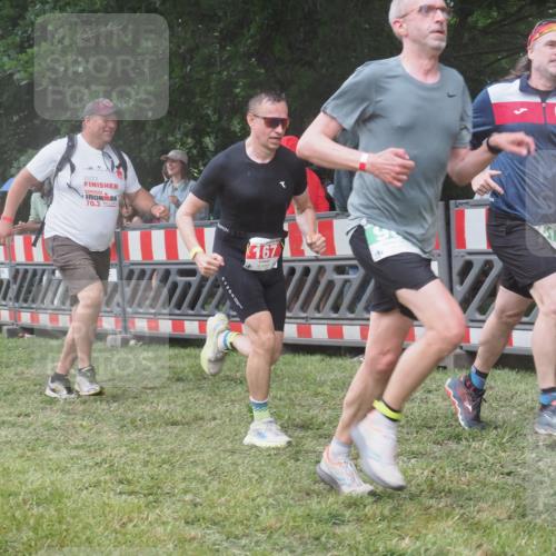21.06.2025 - 27. Vierlanden-Triathlon KatJ http://msf.ph/oto/8031756 15.06.2025 13:41:12 Ziel 133, 167, 637, 961 meine-sportfotos.de