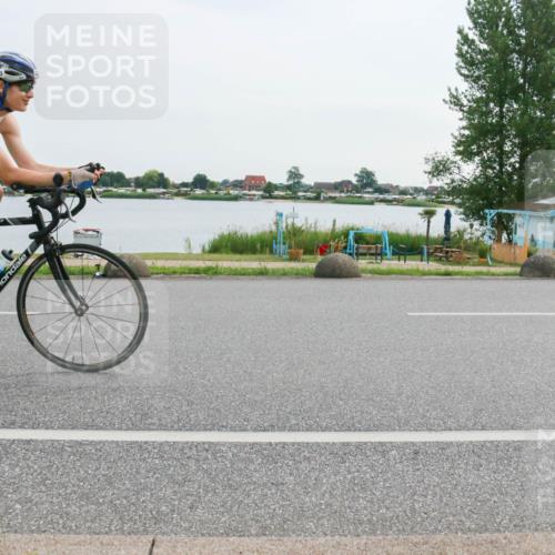 15.06.2025 - 27. Vierlanden-Triathlon H.Heesch http://msf.ph/oto/8031759 15.06.2025 10:37:54 Radfahren 353 meine-sportfotos.de