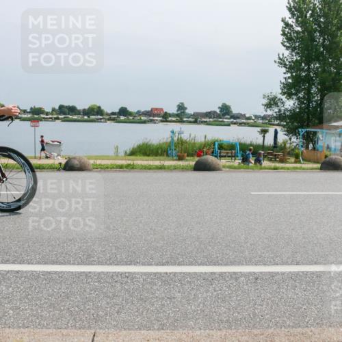 21.06.2025 - 27. Vierlanden-Triathlon H.Heesch http://msf.ph/oto/8031773 15.06.2025 11:34:10 Radfahren 654, 711 meine-sportfotos.de