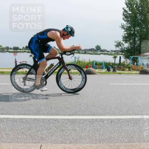 21.06.2025 - 27. Vierlanden-Triathlon H.Heesch http://msf.ph/oto/8031778 15.06.2025 11:34:10 Radfahren 654, 711 meine-sportfotos.de