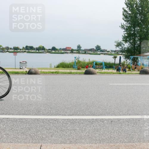 21.06.2025 - 27. Vierlanden-Triathlon H.Heesch http://msf.ph/oto/8031786 15.06.2025 11:34:11 Radfahren 654, 685, 711 meine-sportfotos.de