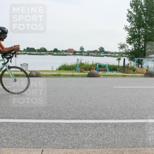 15.06.2025 - 27. Vierlanden-Triathlon H.Heesch http://msf.ph/oto/8031796 15.06.2025 10:38:11 Radfahren 286, 323 meine-sportfotos.de