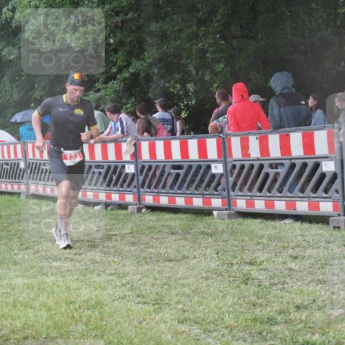 21.06.2025 - 27. Vierlanden-Triathlon KatJ http://msf.ph/oto/8031798 15.06.2025 13:41:17 Ziel 133 meine-sportfotos.de