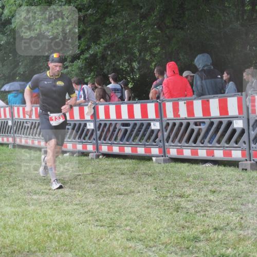21.06.2025 - 27. Vierlanden-Triathlon KatJ http://msf.ph/oto/8031803 15.06.2025 13:41:17 Ziel 133 meine-sportfotos.de