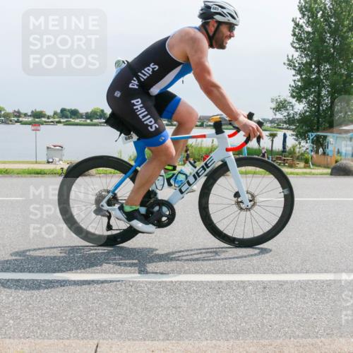 21.06.2025 - 27. Vierlanden-Triathlon H.Heesch http://msf.ph/oto/8031808 15.06.2025 11:34:15 Radfahren 685, 711 meine-sportfotos.de
