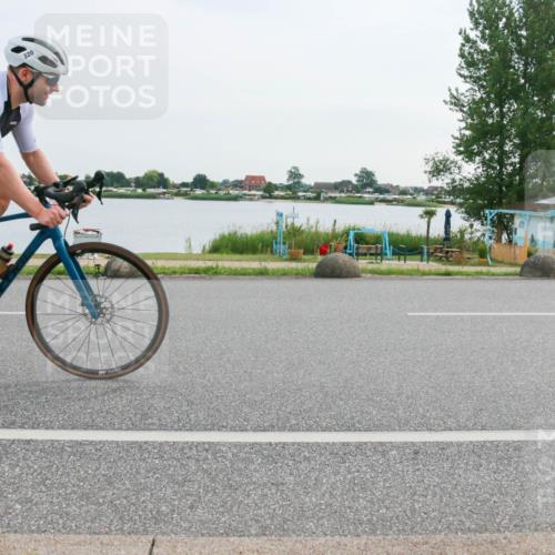 15.06.2025 - 27. Vierlanden-Triathlon H.Heesch http://msf.ph/oto/8031811 15.06.2025 10:38:18 Radfahren 154, 320 meine-sportfotos.de
