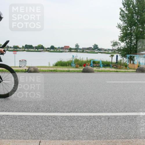 15.06.2025 - 27. Vierlanden-Triathlon H.Heesch http://msf.ph/oto/8031817 15.06.2025 10:38:21 Radfahren 88, 154, 218, 320 meine-sportfotos.de