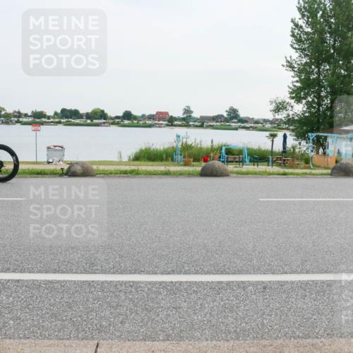 15.06.2025 - 27. Vierlanden-Triathlon H.Heesch http://msf.ph/oto/8031829 15.06.2025 10:38:22 Radfahren 88, 154, 218, 320 meine-sportfotos.de