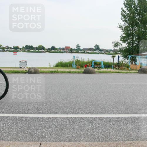 15.06.2025 - 27. Vierlanden-Triathlon H.Heesch http://msf.ph/oto/8031836 15.06.2025 10:38:25 Radfahren 7, 13, 88, 154, 218, 258 meine-sportfotos.de