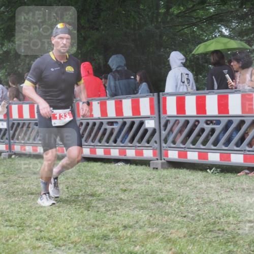 21.06.2025 - 27. Vierlanden-Triathlon KatJ http://msf.ph/oto/8031845 15.06.2025 13:41:18 Ziel 133 meine-sportfotos.de