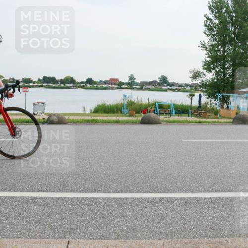 15.06.2025 - 27. Vierlanden-Triathlon H.Heesch http://msf.ph/oto/8031847 15.06.2025 10:38:28 Radfahren 7, 13, 88, 218, 258 meine-sportfotos.de