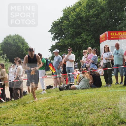 15.06.2025 - 27. Vierlanden-Triathlon KatJ http://msf.ph/oto/8031850 15.06.2025 11:11:05 Schwimmen 861, 947 meine-sportfotos.de