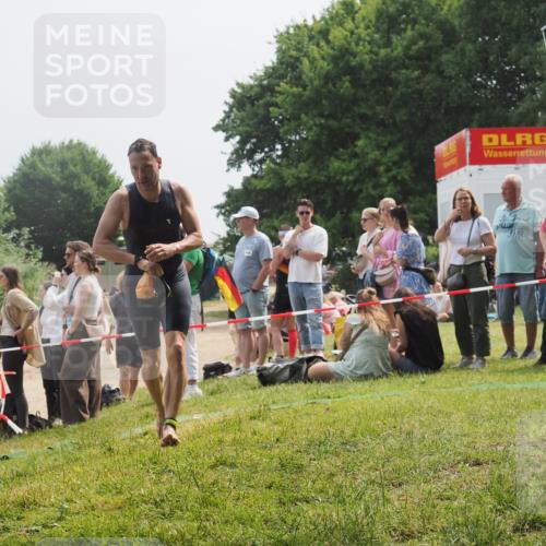 15.06.2025 - 27. Vierlanden-Triathlon KatJ http://msf.ph/oto/8031856 15.06.2025 11:11:06 Schwimmen 861, 947 meine-sportfotos.de