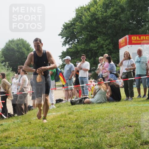 15.06.2025 - 27. Vierlanden-Triathlon KatJ http://msf.ph/oto/8031863 15.06.2025 11:11:06 Schwimmen 861, 947 meine-sportfotos.de