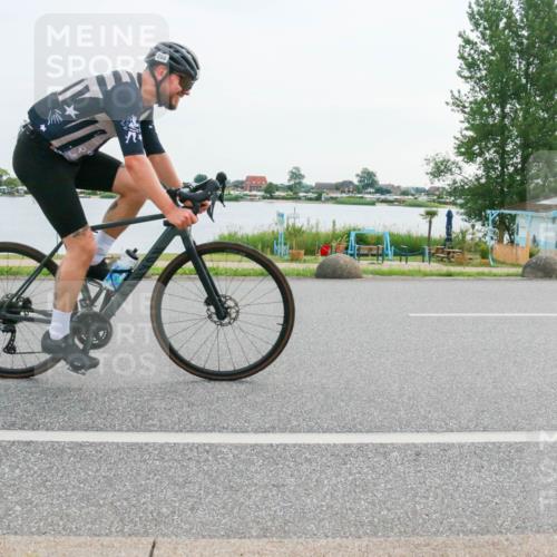 15.06.2025 - 27. Vierlanden-Triathlon H.Heesch http://msf.ph/oto/8031865 15.06.2025 10:38:28 Radfahren 7, 13, 88, 218, 258 meine-sportfotos.de