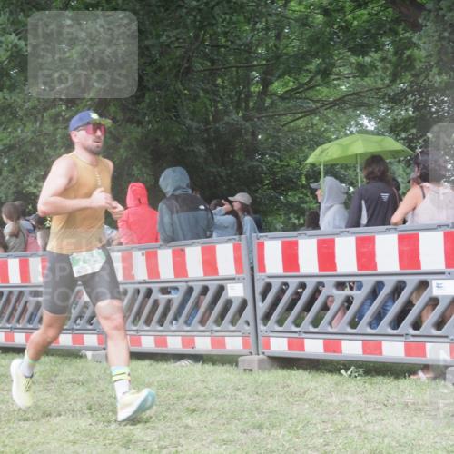 21.06.2025 - 27. Vierlanden-Triathlon KatJ http://msf.ph/oto/8031888 15.06.2025 13:41:31 Ziel 754 meine-sportfotos.de