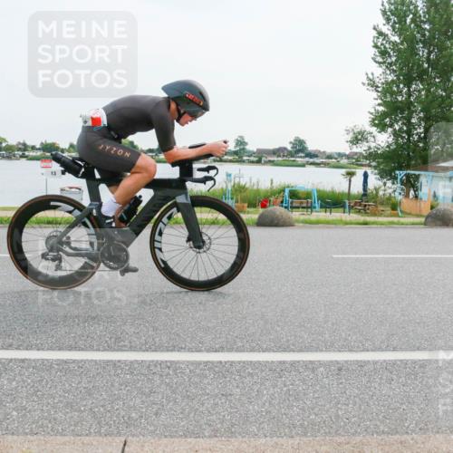 15.06.2025 - 27. Vierlanden-Triathlon H.Heesch http://msf.ph/oto/8031897 15.06.2025 10:38:29 Radfahren 7, 13, 88, 218, 258 meine-sportfotos.de