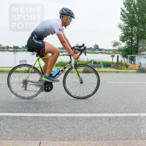 15.06.2025 - 27. Vierlanden-Triathlon H.Heesch http://msf.ph/oto/8031910 15.06.2025 10:38:34 Radfahren 343, 344 meine-sportfotos.de