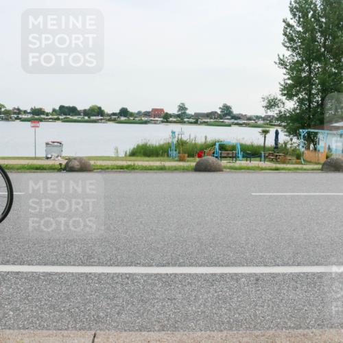 15.06.2025 - 27. Vierlanden-Triathlon H.Heesch http://msf.ph/oto/8031916 15.06.2025 10:38:36 Radfahren 343, 344 meine-sportfotos.de
